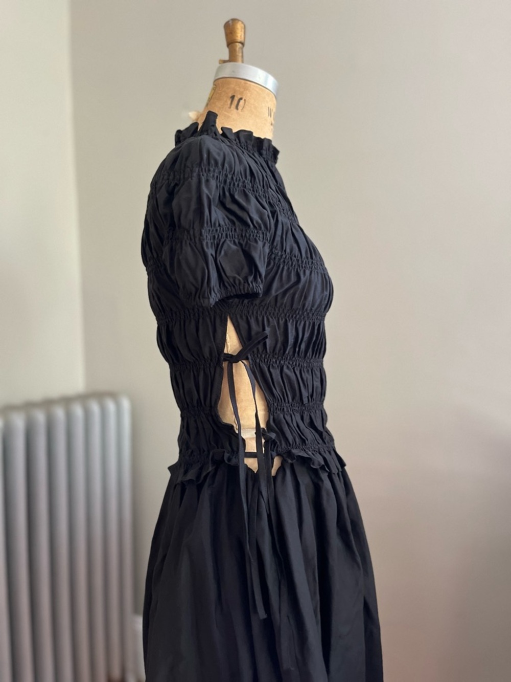 Cordera Fluid Sculpted Dress - Picture 7 of 12